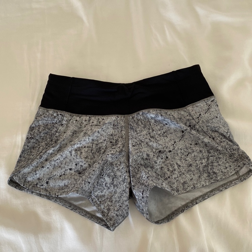 Lululemon speed up short 4”. Size 2. Size dot confirmed